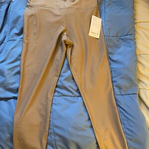 NWT Athleta Pacesetter 7/8 leggings.